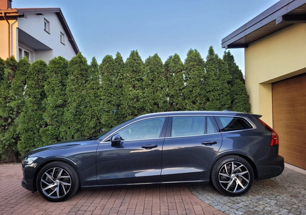 Volvo V60 cena 88800 przebieg: 203000, rok produkcji 2019 z Opoczno małe 379